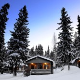 Blockhütte an der Brändön Lodge.